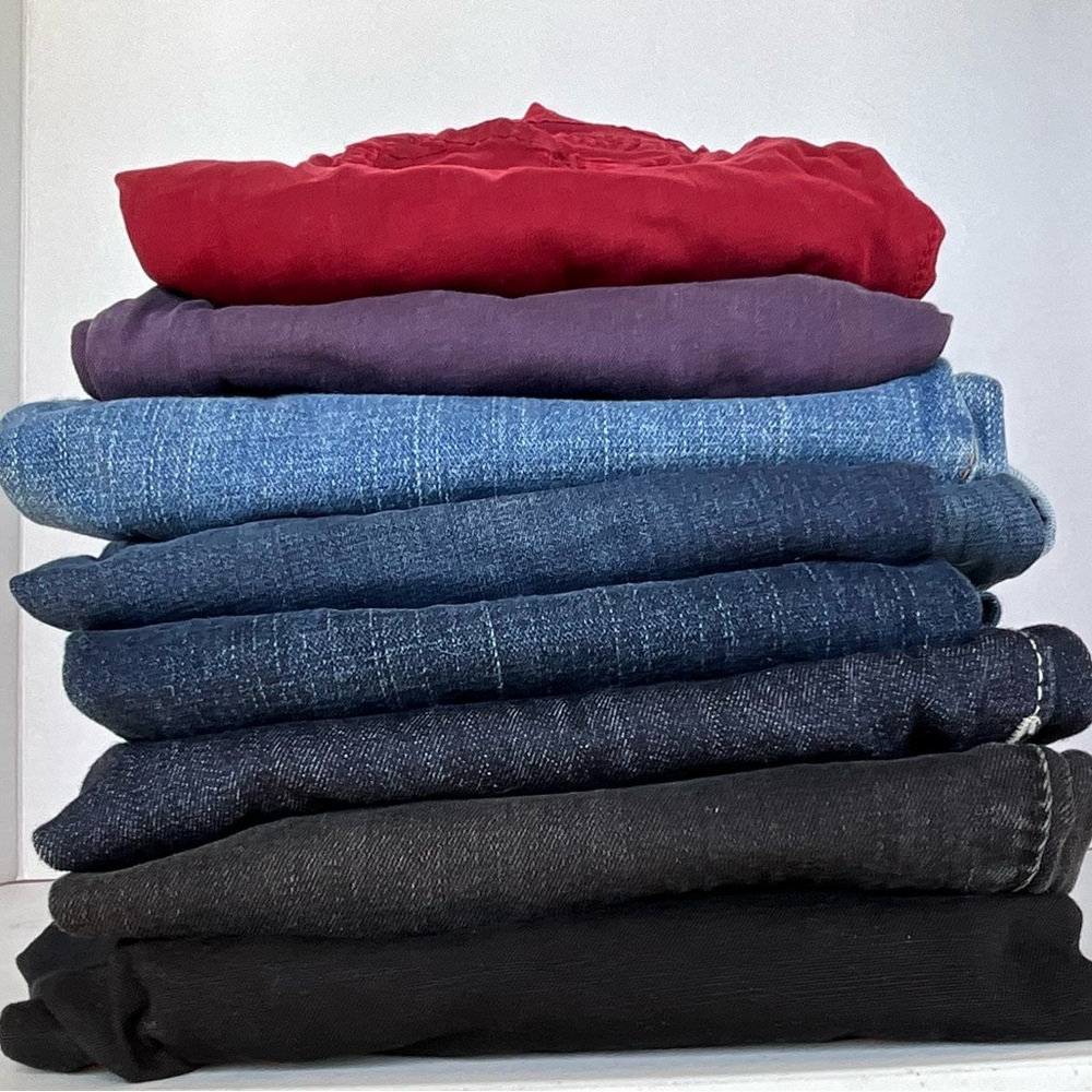 Lot of 8 pairs of Women’s True Religion jeans